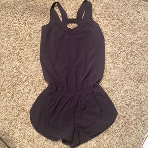 Lululemon Speedy Runsie black size 2